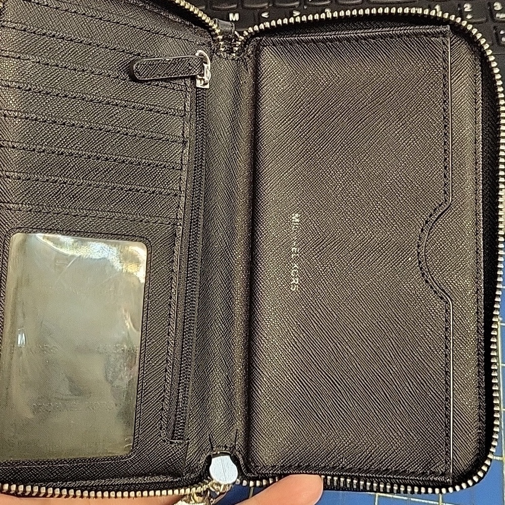 Michael Kors MK Black Wallet 12x4x1 Preloved - Picture 5 of 16